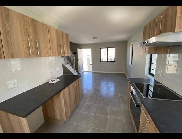 3 BEDROOM TOWNHOUSE FOR SALE IN RIVERGATE
